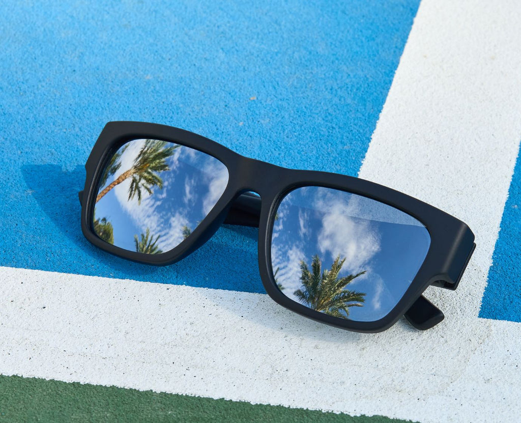 Peepers Hank Polarized Sunglasses in Matte Black