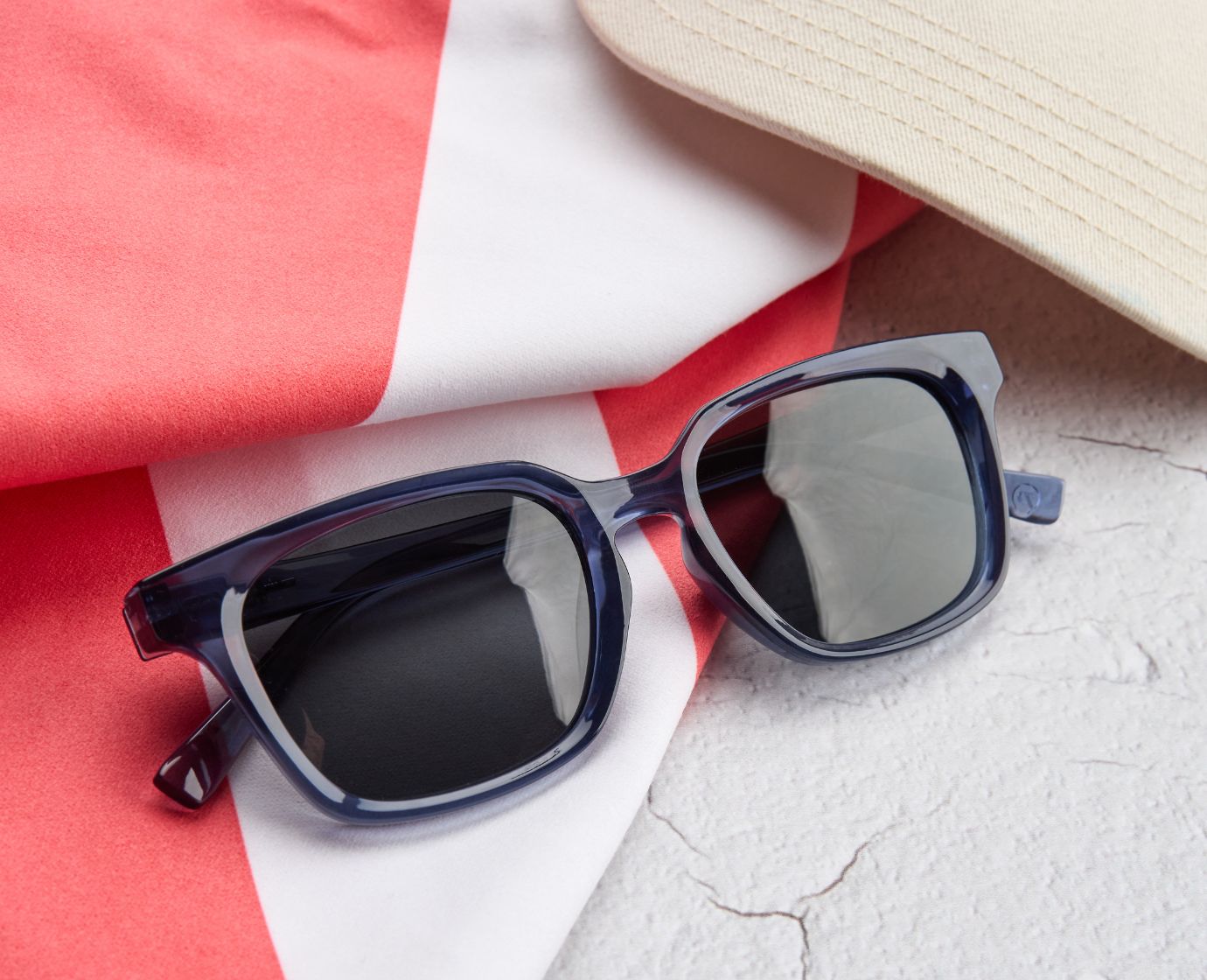 Peepers Ace Polarized Sunglasses in Blue
