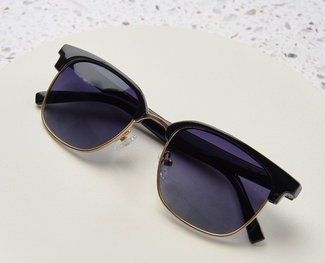 Peepers Houston Polarized Sunglasses in Black