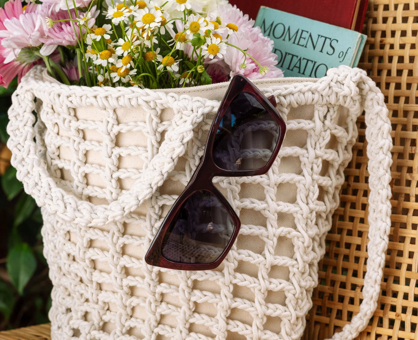 Peepers Fiji Polarized Sunglasses in Dark Cherry