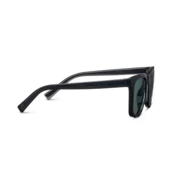 Peepers Harbor Polarized Sunglasses in Black