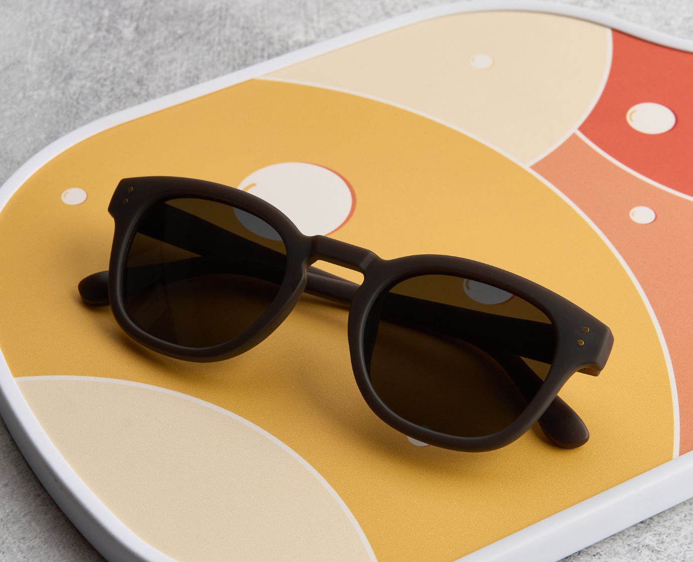 Peepers Gus Polarized Sunglasses in Coffee