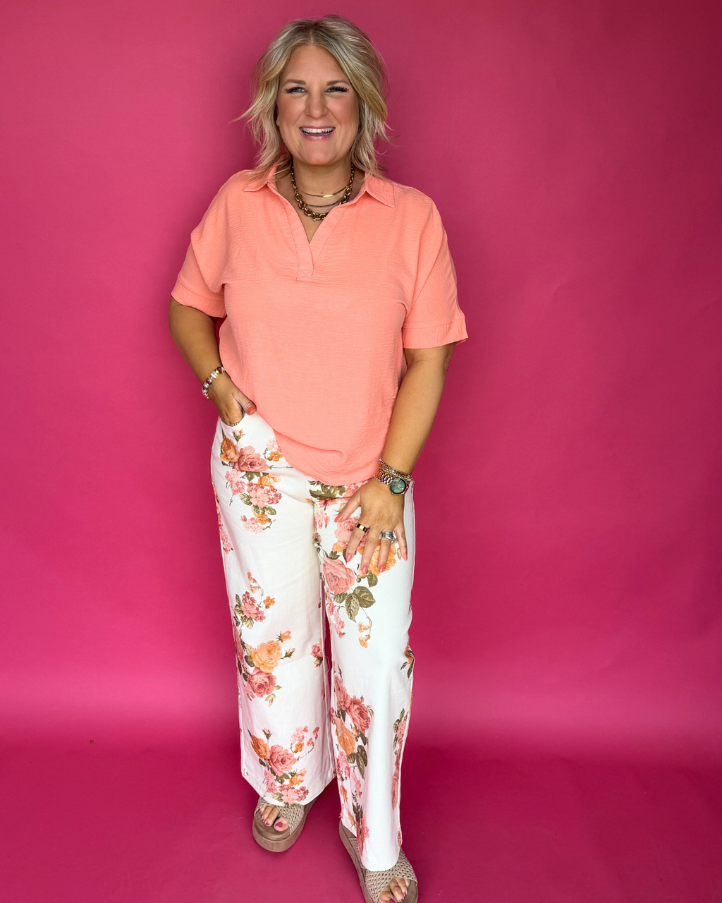 Turns Heads Top in Coral