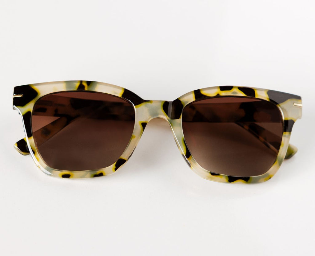 Peepers Sandy Polarized Sunglasses in Yellow Chai